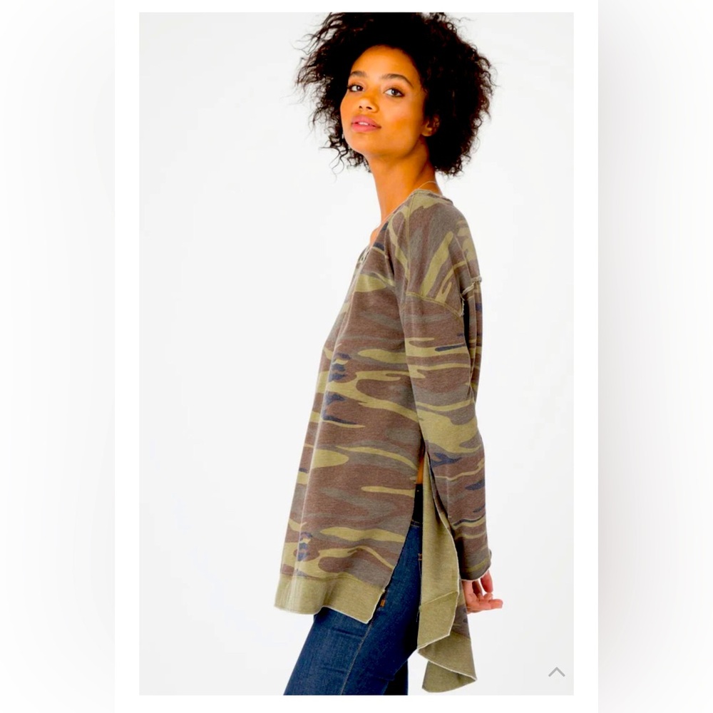 THE CAMO WEEKEND PULLOVER